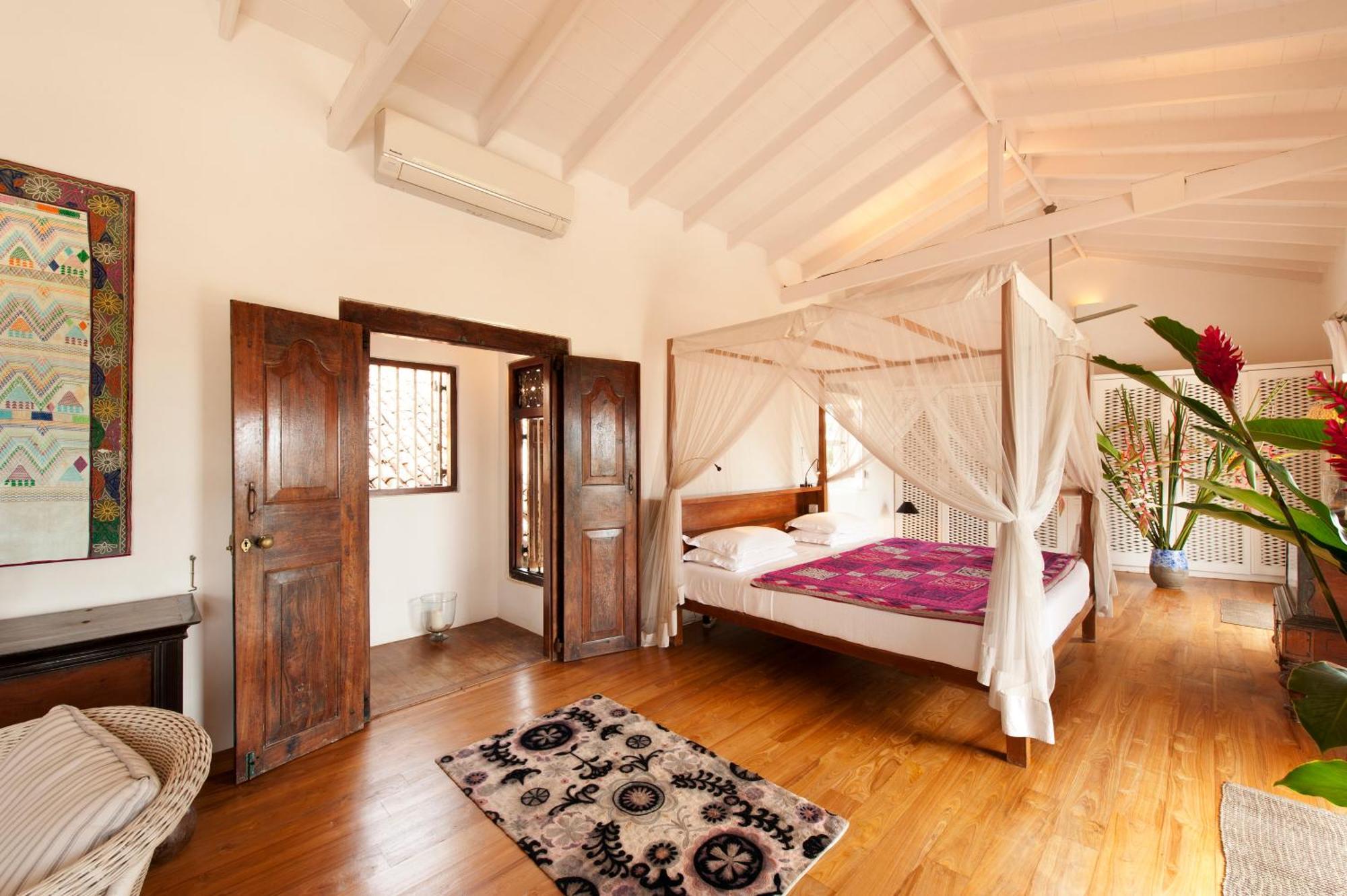 A 03 Bedroom Villa In Galle Fort With Roof Terrace & Pool Екстериор снимка