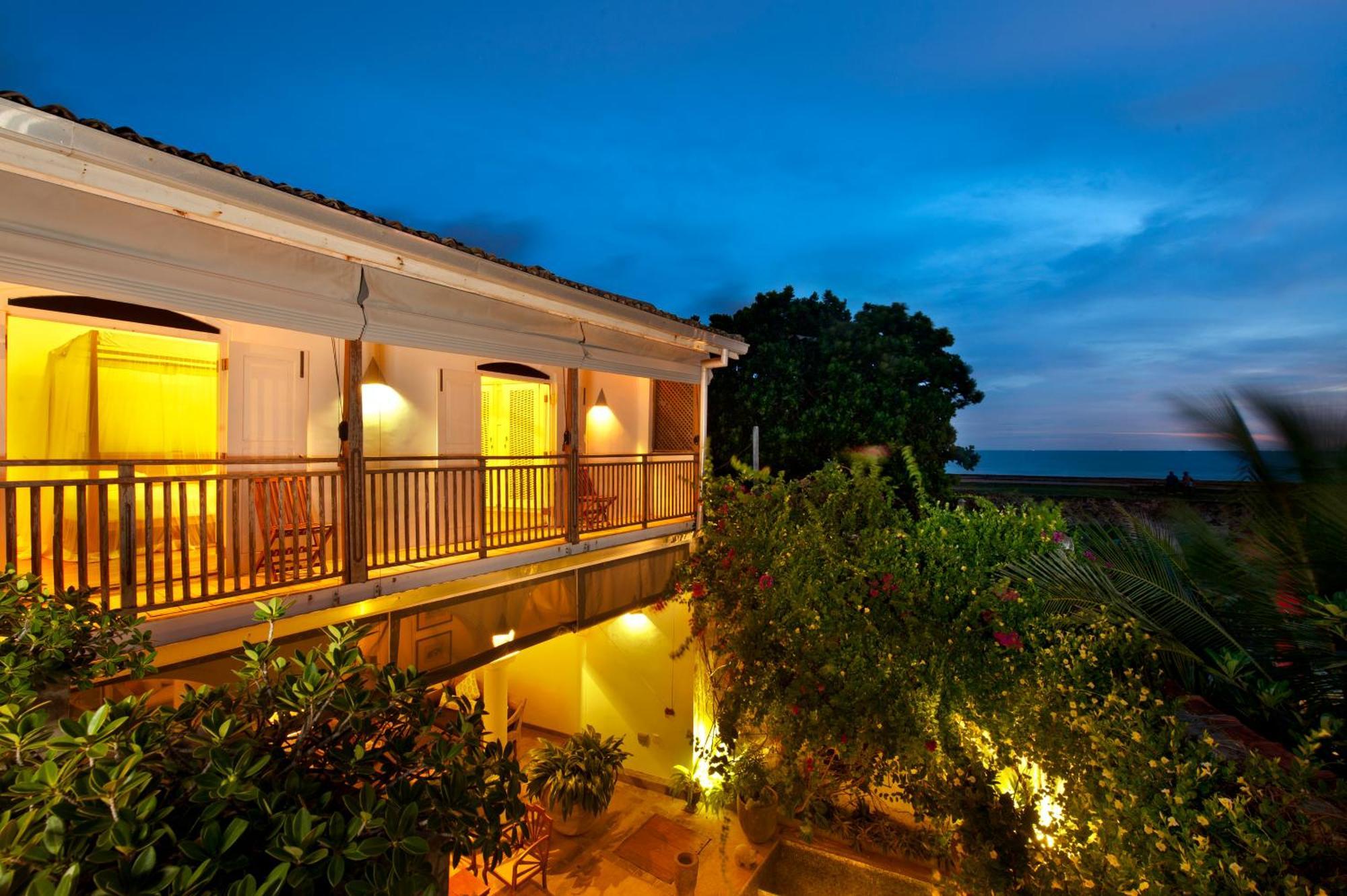 A 03 Bedroom Villa In Galle Fort With Roof Terrace & Pool Екстериор снимка