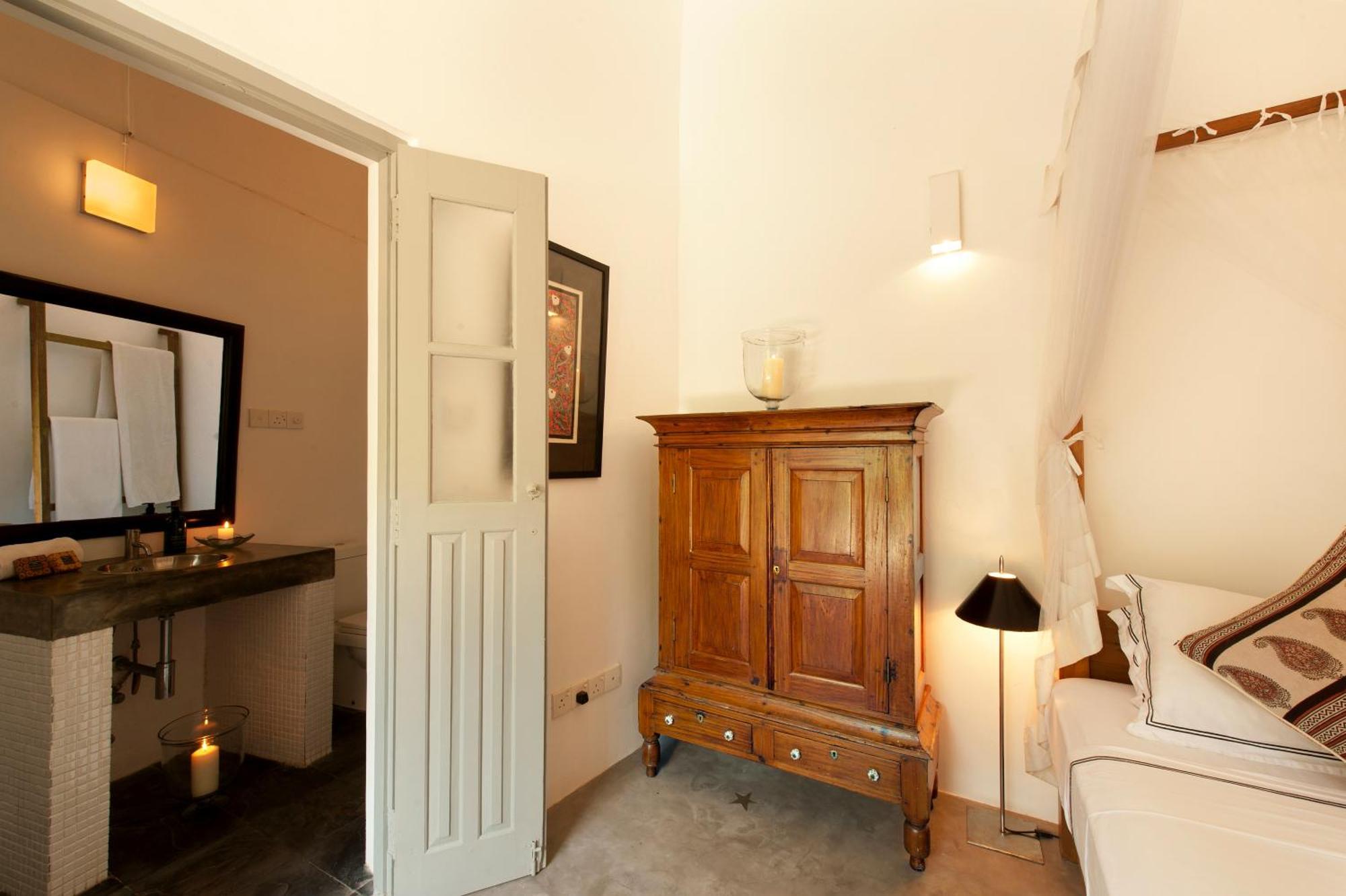 A 03 Bedroom Villa In Galle Fort With Roof Terrace & Pool Екстериор снимка